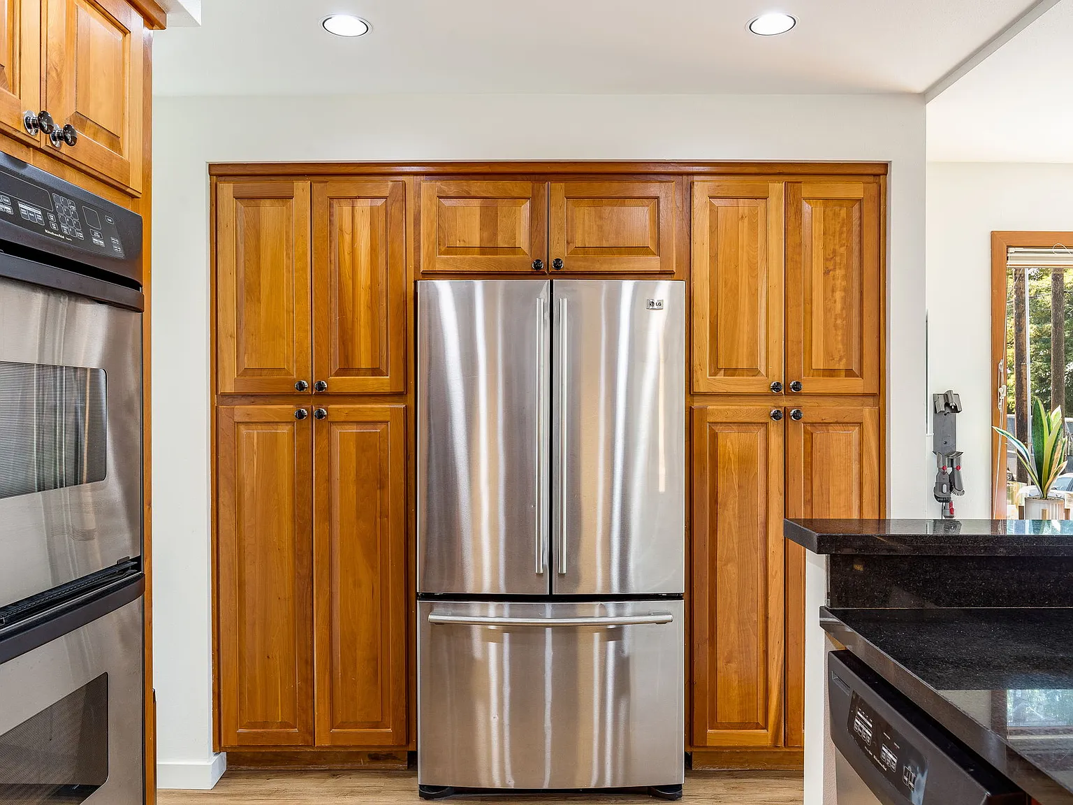 2 bed, 1800 sqft, $5,500 — Photo 3