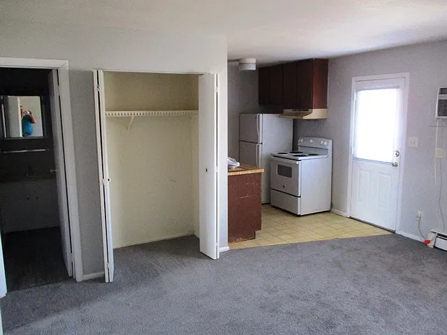 2 bed, $895 — Photo 2