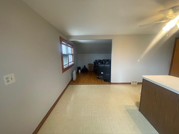 3rd image of 245 Victoria Blvd