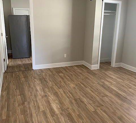 4th image of 403 Deck St Unit B