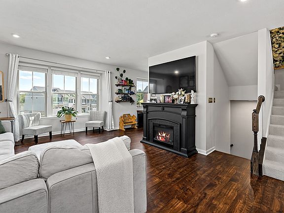 2nd image of 4002 Saint Andrews Ct
