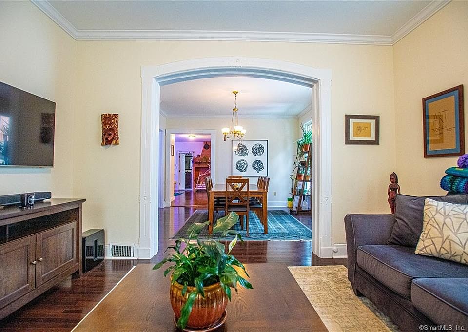 1st image of 101 Barnett St #1