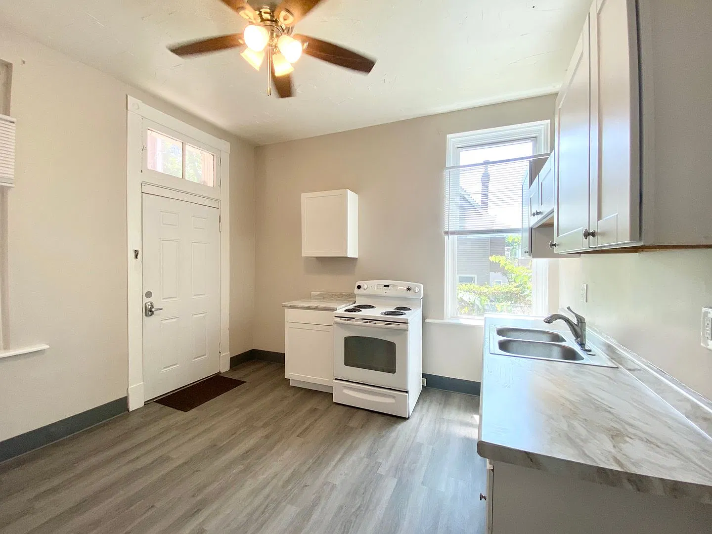 211 Bosley St — Photo 3