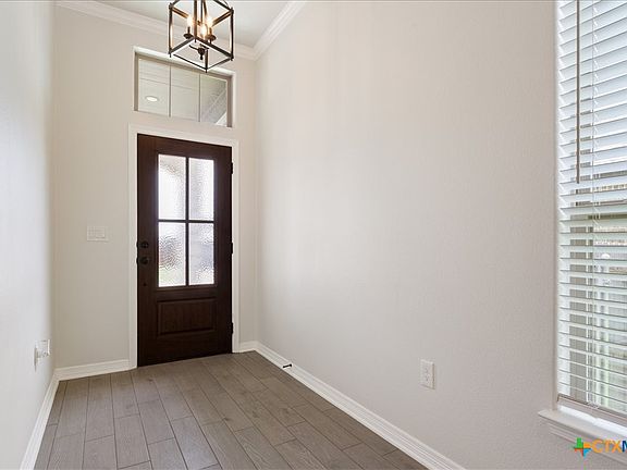 5th image of 2028 Butternut Rd