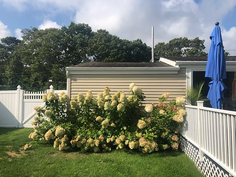 30 Tulip Ave — Photo 47