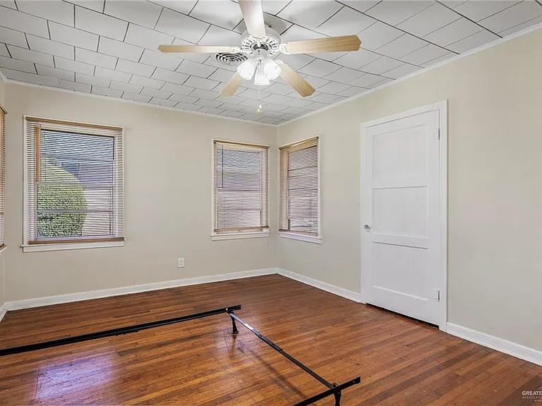 518 E Kelly Ave — Photo 15