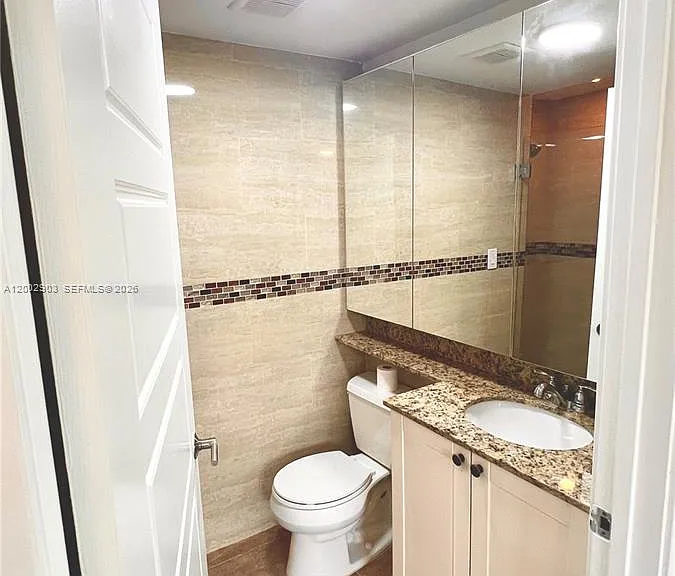 8235 Crespi Blvd #4 — Photo 7