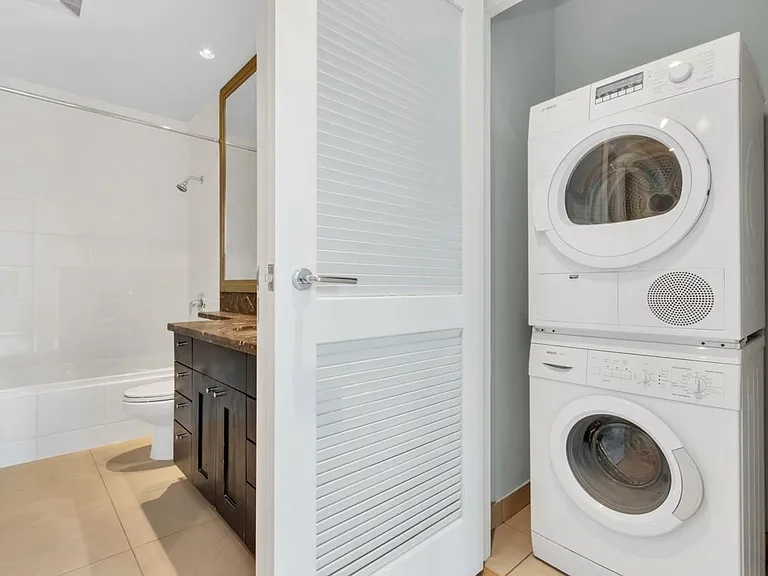 499 Broughton St #301 — Photo 16