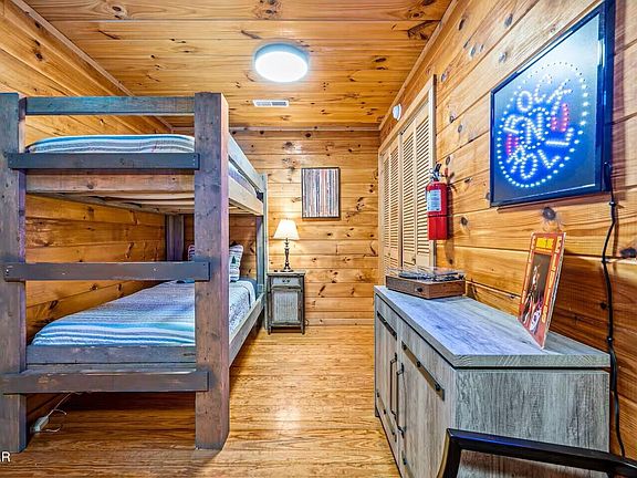 2nd image of 2036 Ridge Rd #6