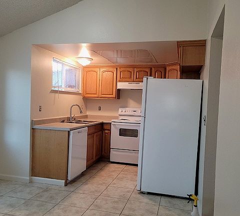 3rd image of 2975 Florence Ave APT D