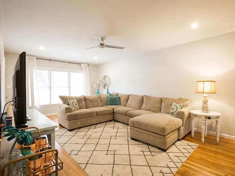 2091 Howell Mill Rd NW — Photo 4
