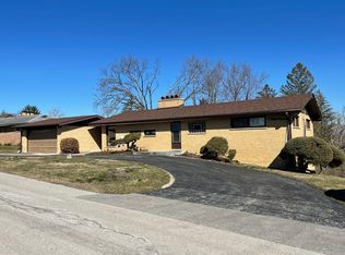 8309 Pleasant View Ave, Willow Springs, IL 60480