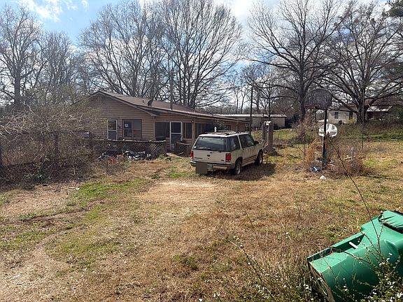 4th image of 256 E Paoli Rd