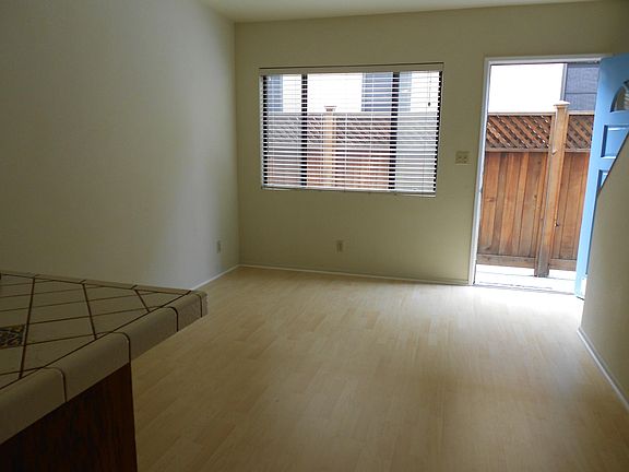 4th image of 172 La Verne Ave APT 2