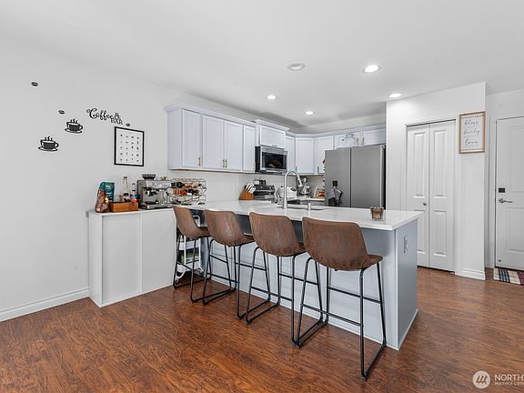 5th image of 17930 111th Street E