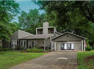 670 Applewood Ln, Marietta, GA 30064