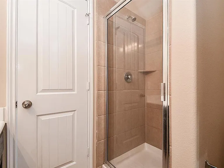 19311 Vermillion Ct — Photo 24