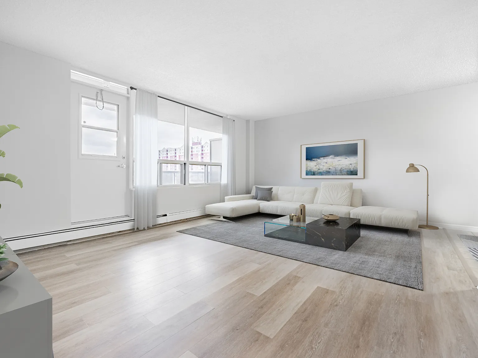 875 Wonderland Road South — Photo 4