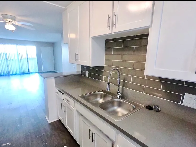 1037 Lincoln Blvd #C — Photo 10