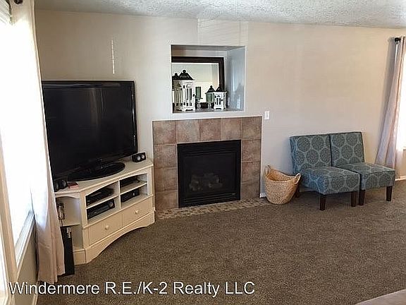 3rd image of 3417 W Glenmoor Dr