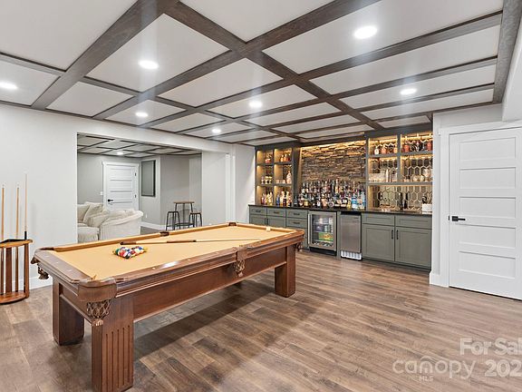 5th image of 241 Taylor Cir