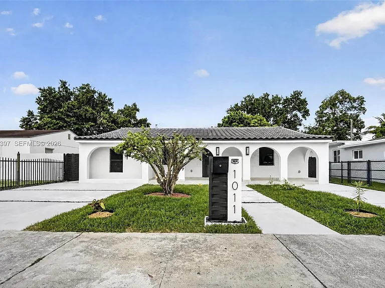 1011 NW 30th Ct #1 — Photo 4