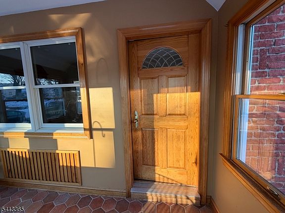 3rd image of 2255 Morrison Ave