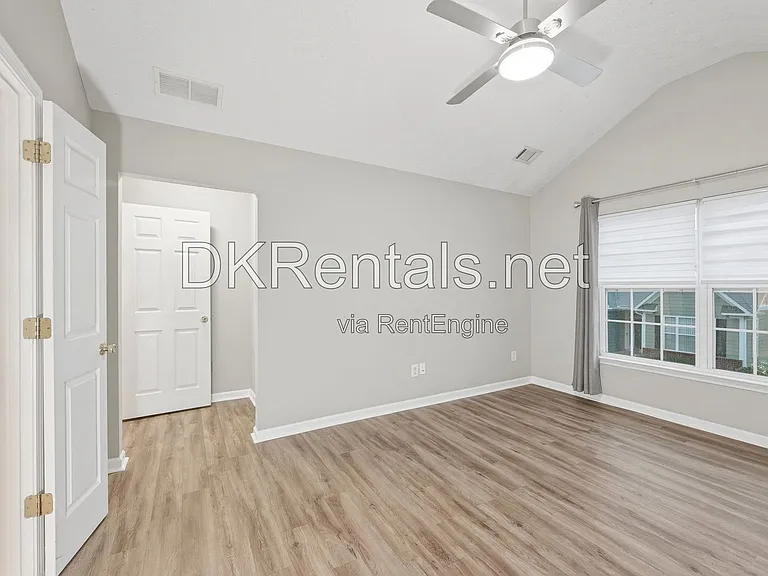 6311 Shoreview Cir — Photo 10