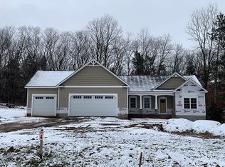 22 Sand Dunes Trl, Spencerport, NY 14559