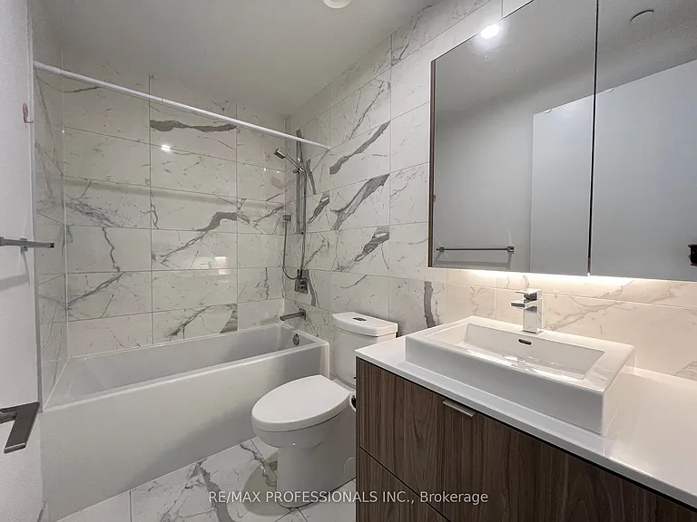 7 Smith Cres #619 — Photo 8