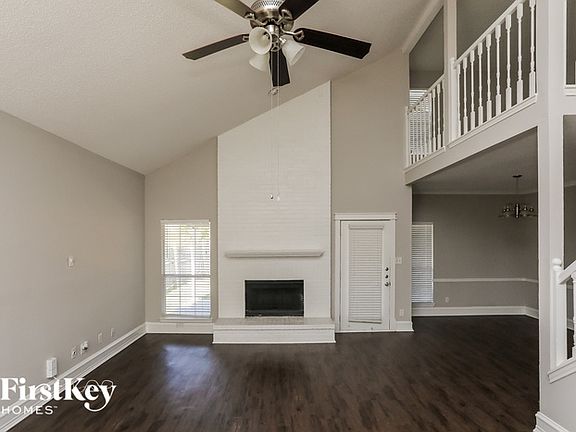 3rd image of 407 Essex Dr