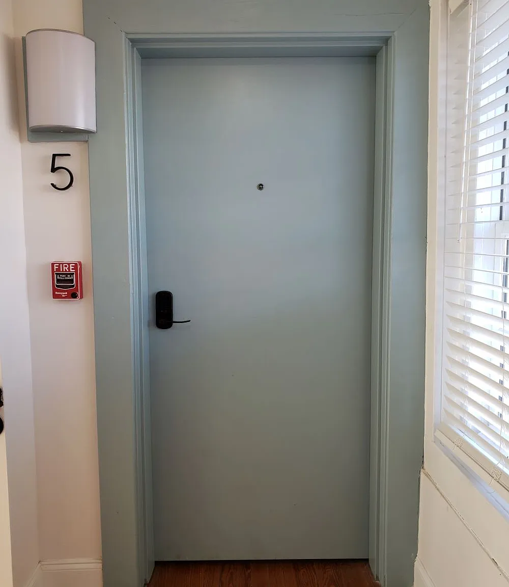 300 Laurel Street -L300AU - 5 — Photo 4