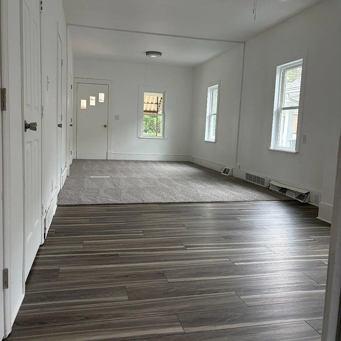 3 bed, 1.0 bath, 920 sqft, $1,750 — Photo 2