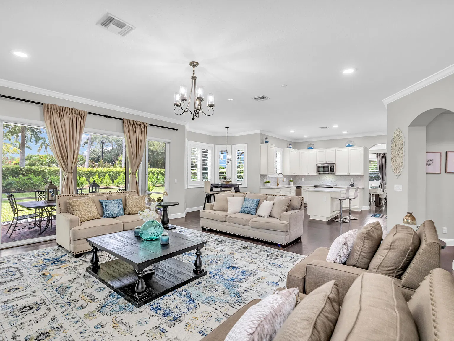5 bed, 3.0 bath, 3375 sqft, $7,500 — Photo 3