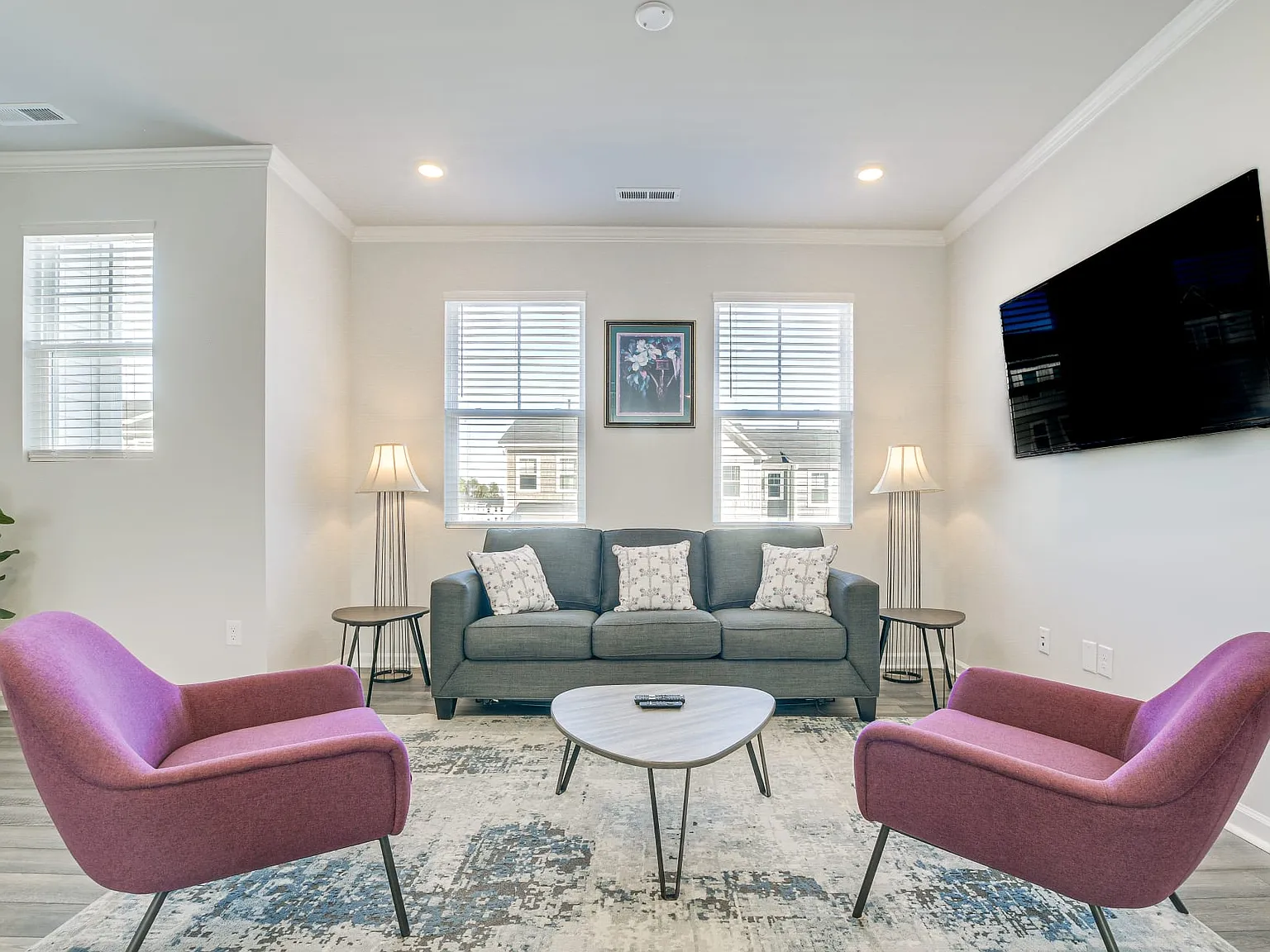 3 bed, 3.5 bath, 1733 sqft, $1,985 — Photo 1