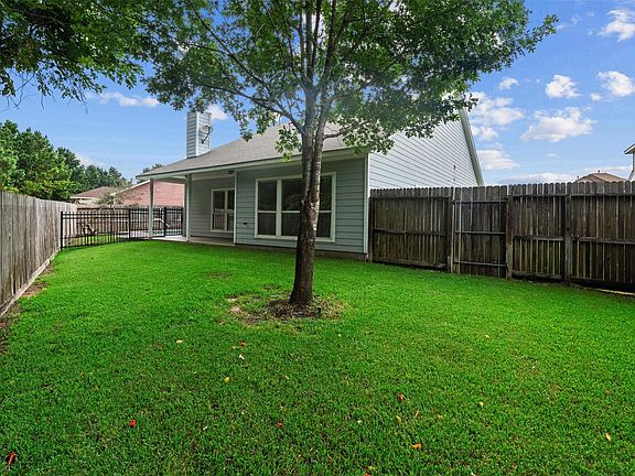 2nd image of 1069 Shadow Glenn Dr