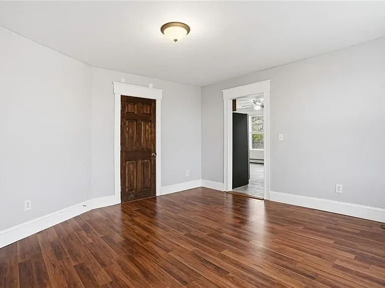 188 Division St #3R — Photo 2