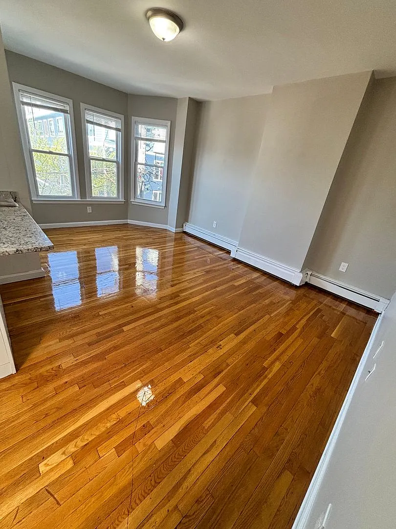 Newly updated 2bed in Chelsea is now available — Photo 4