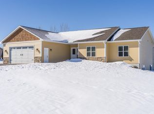 825 Pinedale Ln, Kronenwetter, WI 54455
