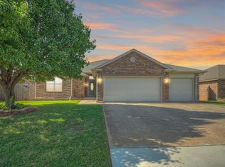 1800 Fairmont Ln, Edmond, OK 73013