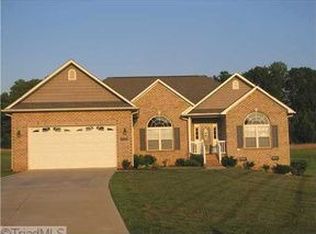 6313 Sugar Cane Ln, Thomasville, NC 27360