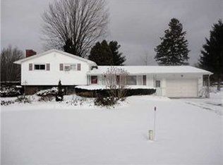 6163 Corwin Ave, Newfane, NY 14108