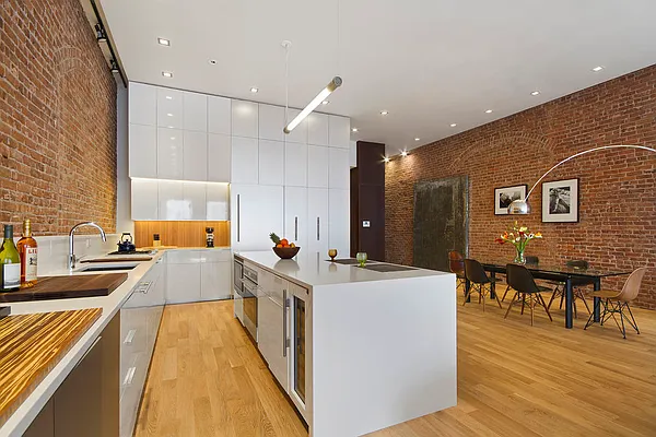 Sold by Corcoran | media 21