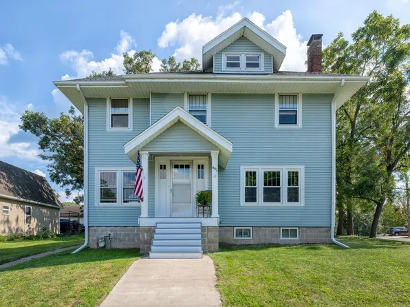 402 Bethel St, Parkersburg, IA 50665