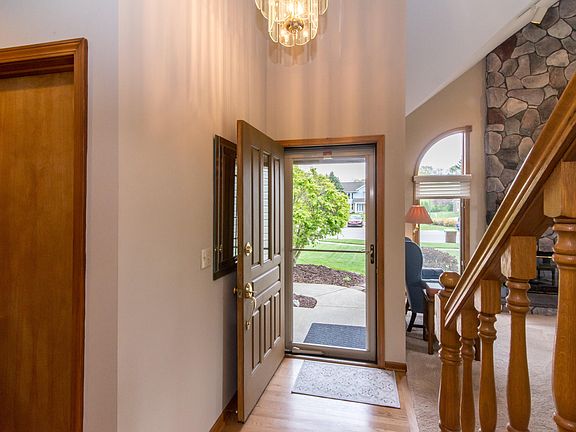 3rd image of 1324 Darlington Cir