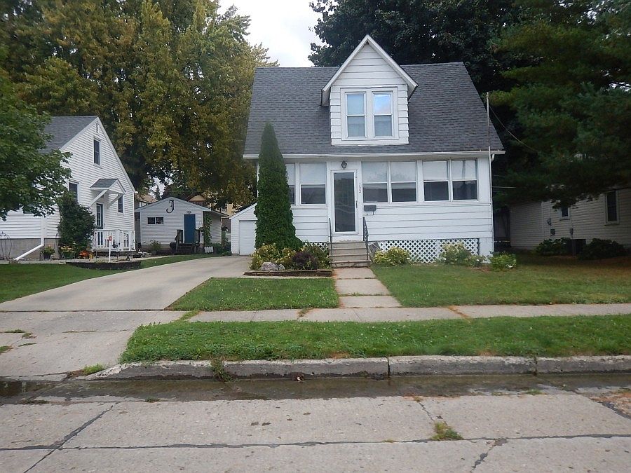1st image of 722 Freeborn Ave