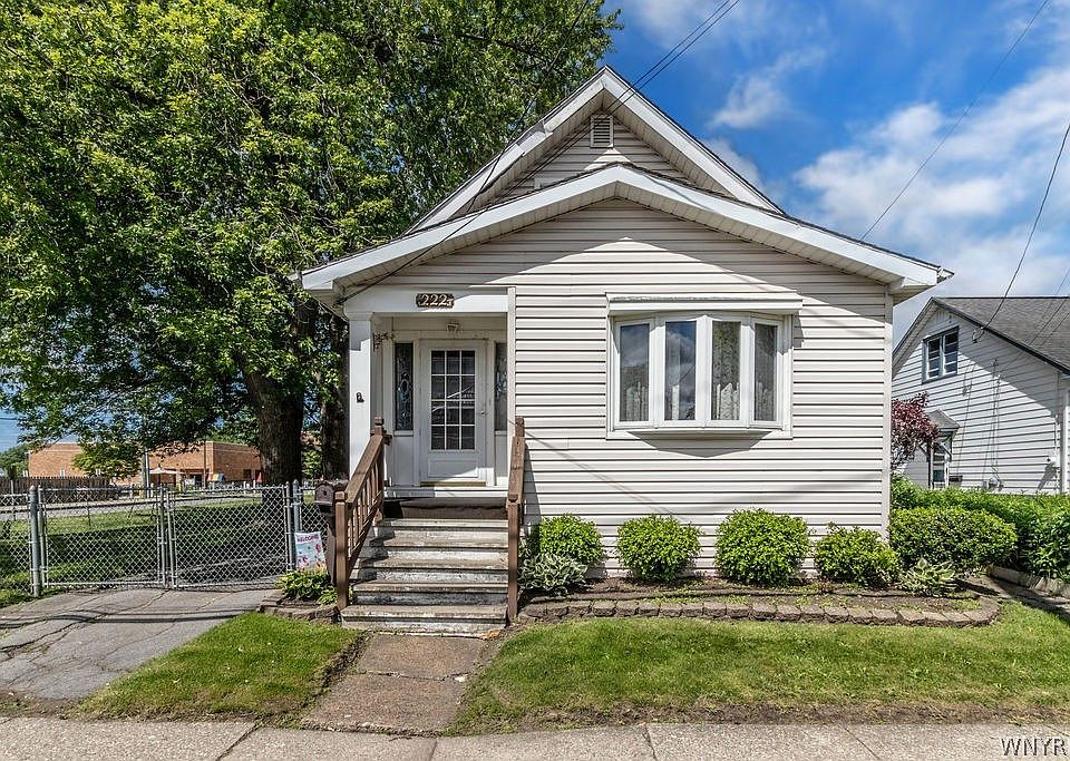 1st image of 222 Helen St