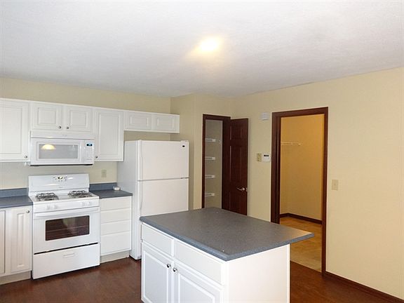 4th image of 3683 Larchmere Dr