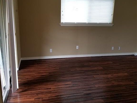 5th image of 1714 N Travis St