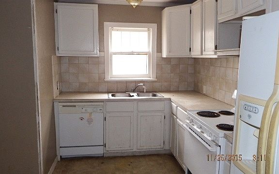 5th image of 1411 NW Dearborn Ave
